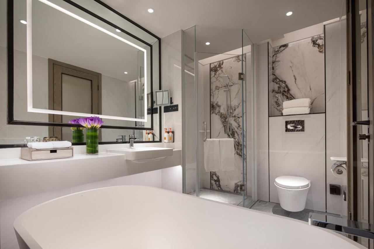 Crowne Plaza Shanghai Nanjing Road By Ihg Exterior foto Bathroom